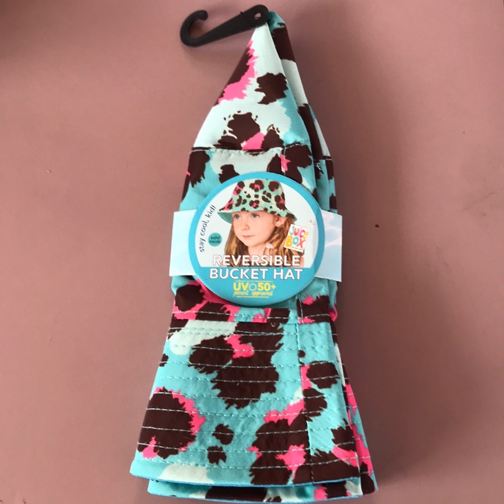 Hat- Reversible Bucket Hat UV 50+ Protection NWT